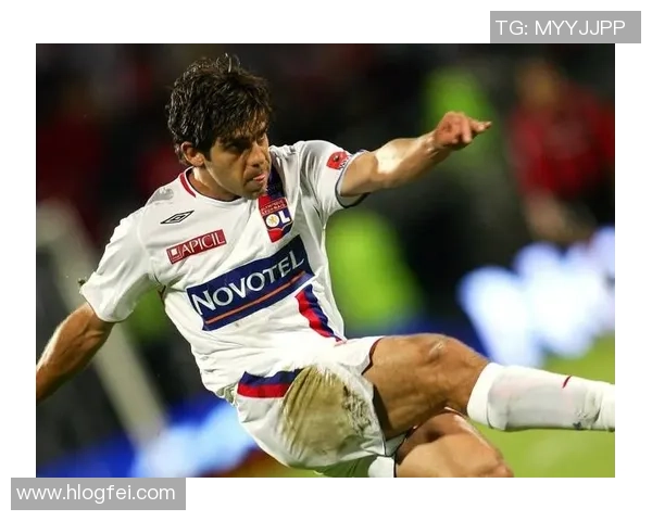 足球场上的躲球大师 他们如何在瞬间躲避强力射门与精准防守